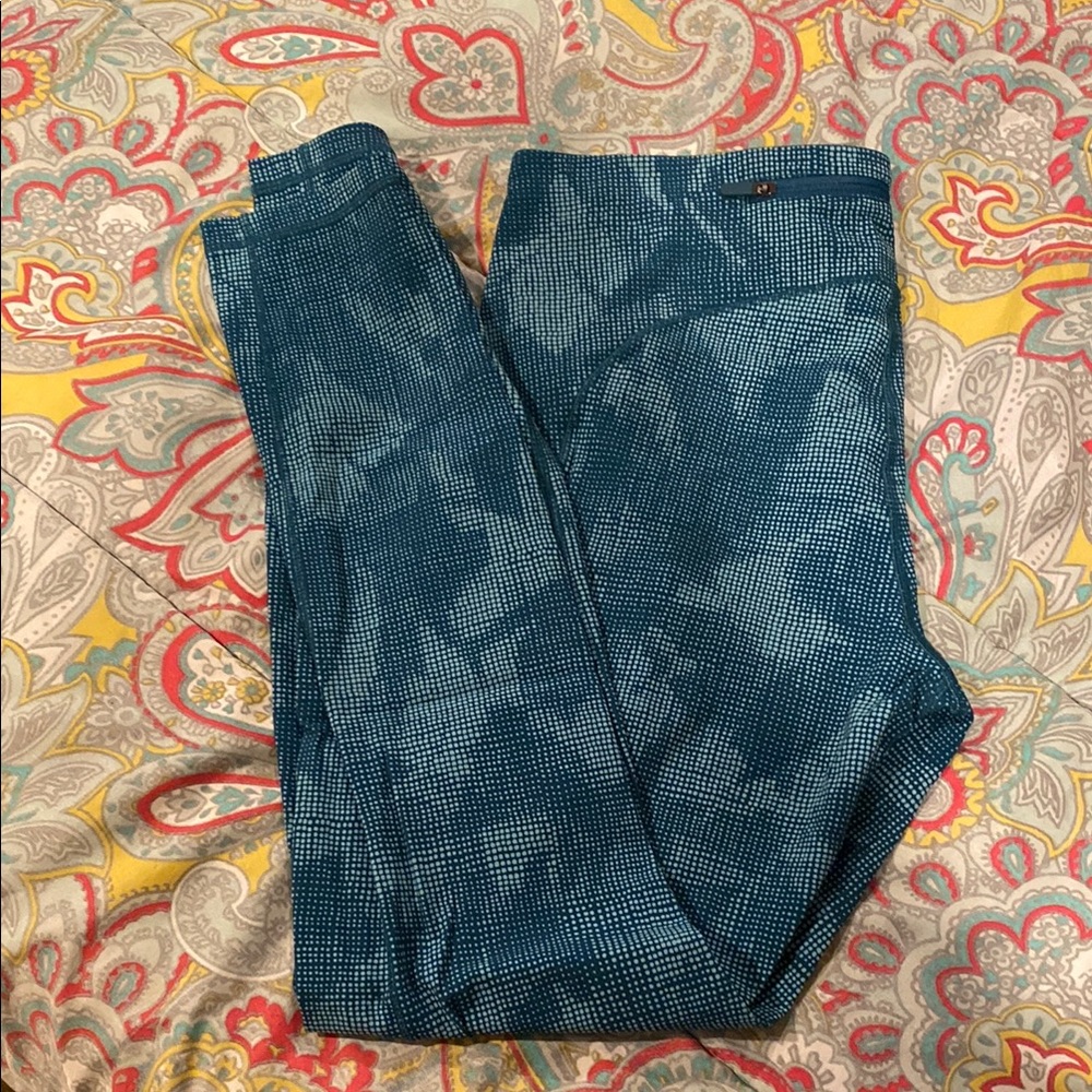 Lululemon Athletica Teal and White dot pattern Leggings. 10 NWOT